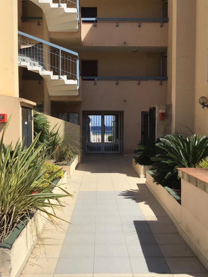 Studio 207-Les pieds dans l’eau à 30m de la plage Cavalaire-sur-Mer Exterior foto