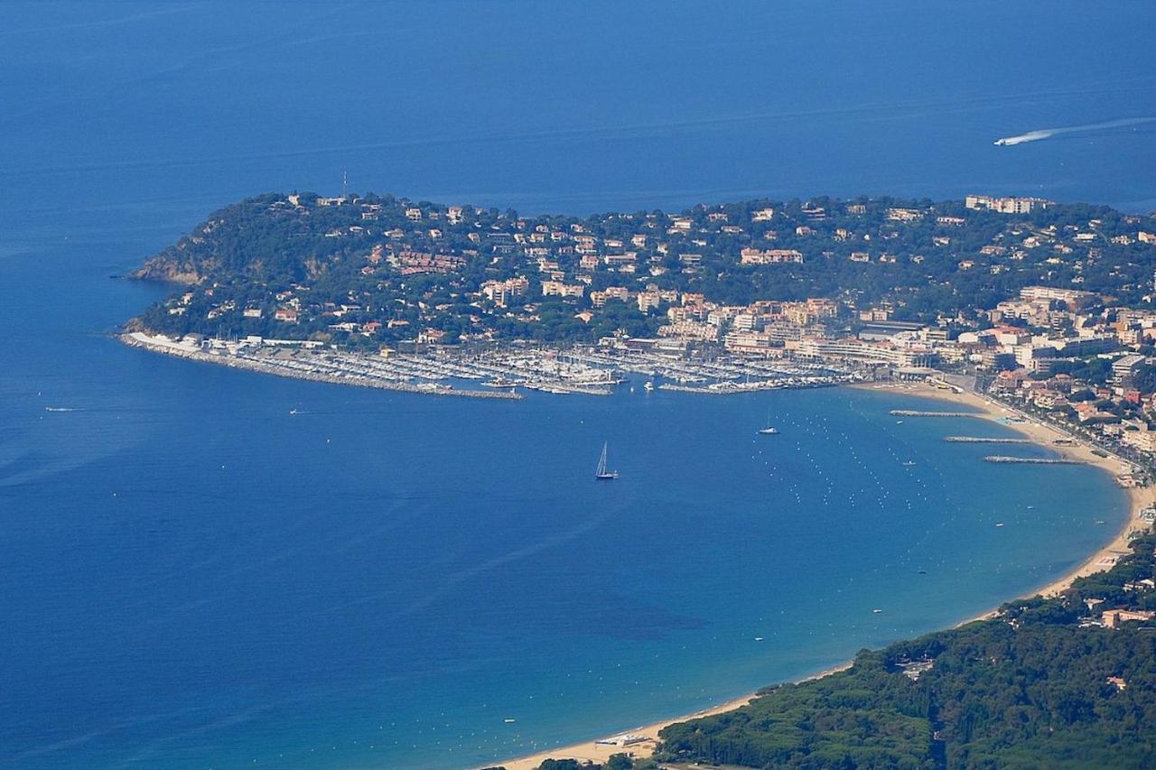 Studio 207-Les pieds dans l’eau à 30m de la plage Cavalaire-sur-Mer Exterior foto